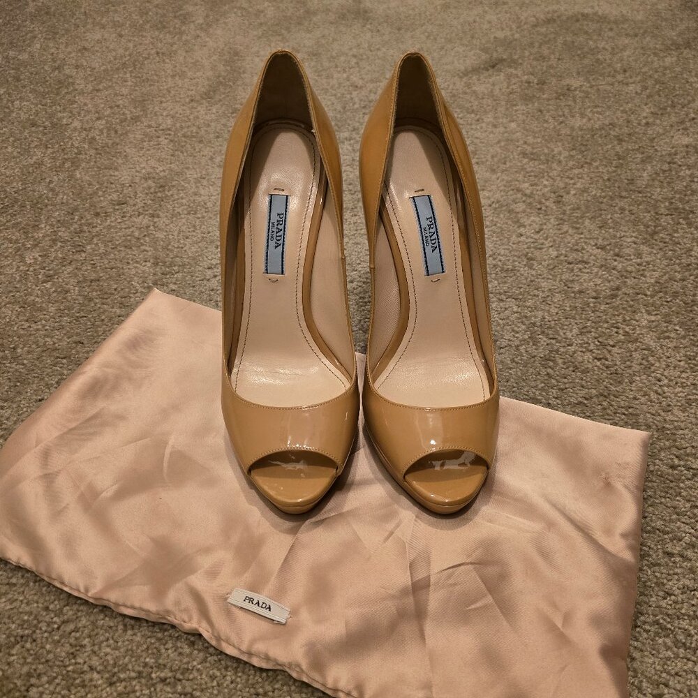 Prada Tan Patent Platform Leather Size 7 5" Heel